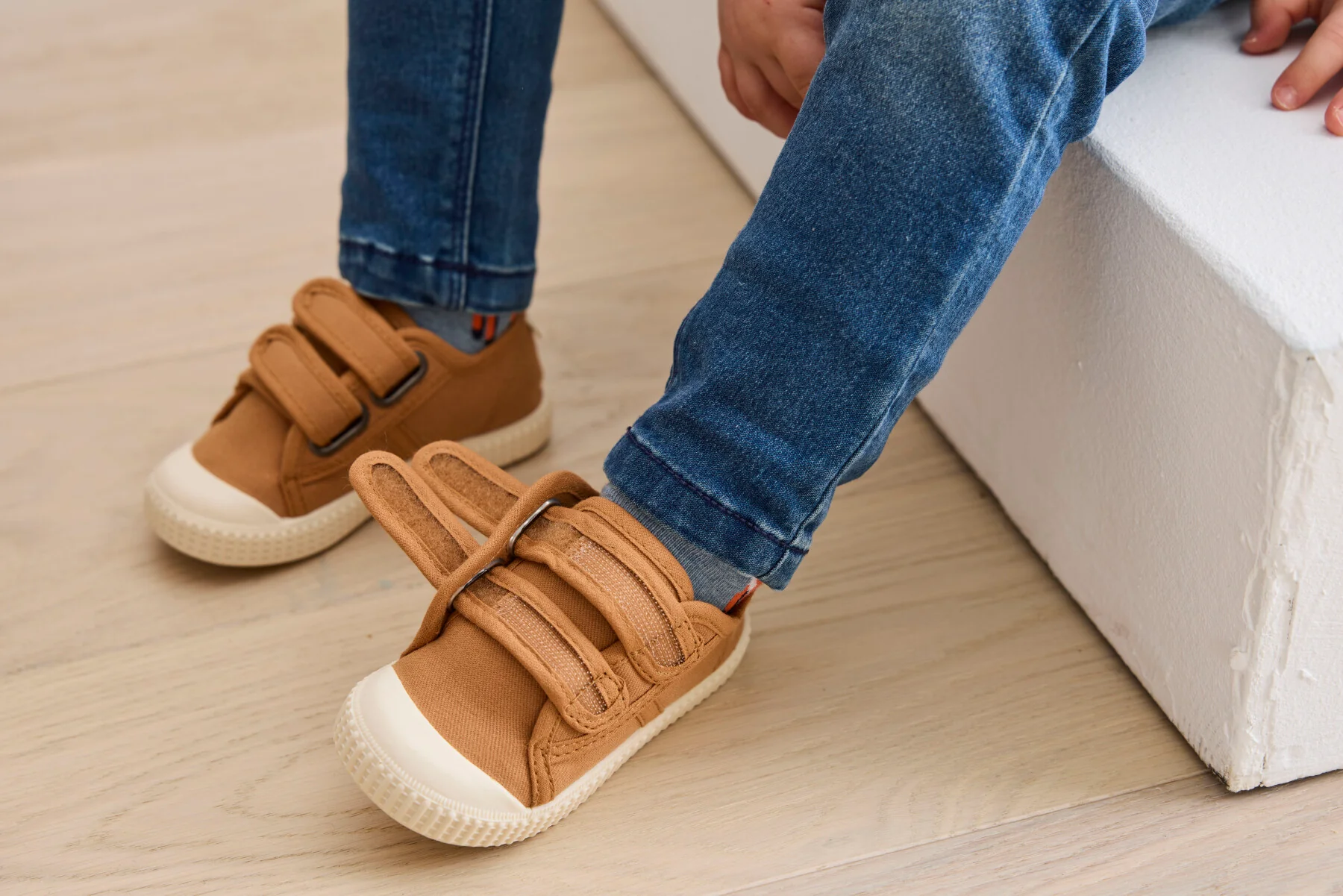 Sneaker - Image 24